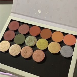 16 eyeshadows from colourpop